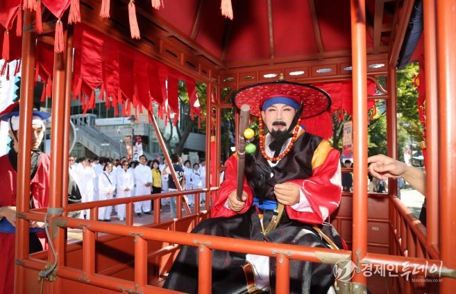 “어서 오시오, 마포나루로!” 제18회 마포나루 새우젓축제 출항