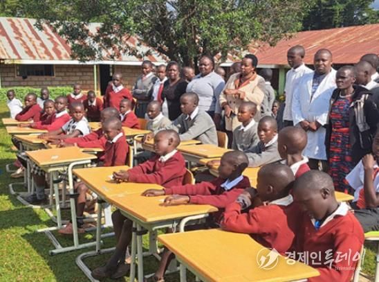 광주광역시교육청, 아프리카 케냐 학교에 책걸상 기증