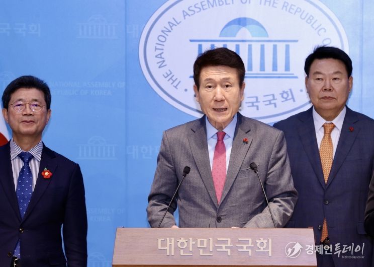 한국 철강산업 근간 흔들리는 위기 상황에 범정부 차원 공동 대응 호소