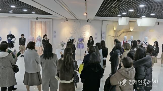수원시 팔달구 매향여자정보고등학교 패션산업디자인과, 제1회 작품 전시회 열어