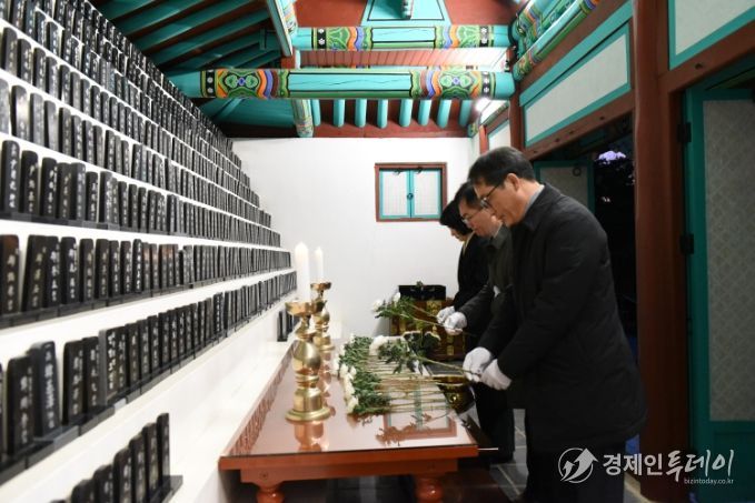 서산교육지원청 2026년 새해 맞아 충령각 참배