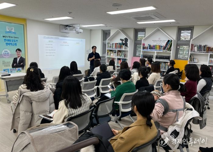 동구 꿈영도‘별빛 북살롱’, 배성기 작가 특강 성황리 마무리