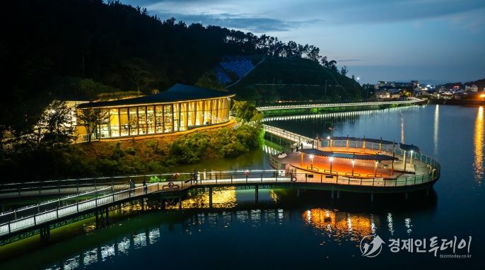 대한민국 책의 도시 전주! 책을 넘어 문화·산업으로!(아중호수도서관)